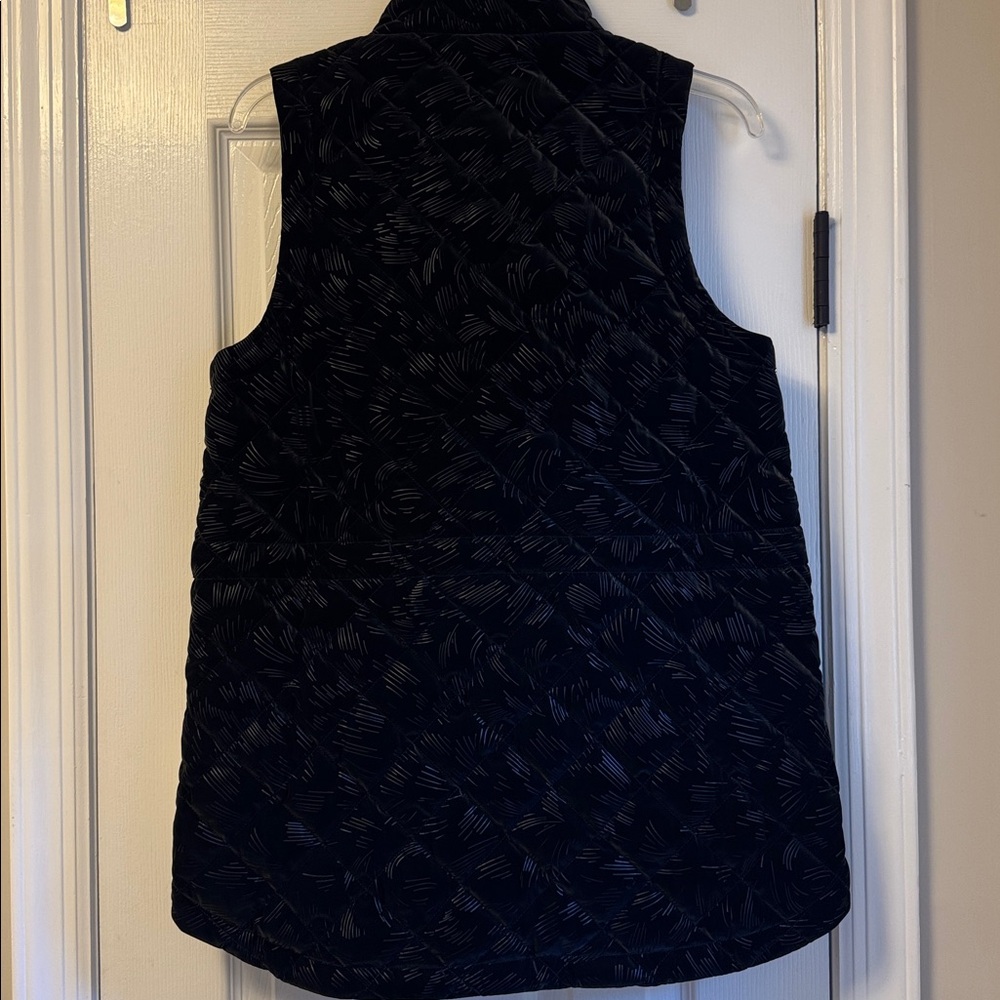 NWT $169 Athleta Black Whisper Featherless Velvet Vest Small - Picture 7 of 10